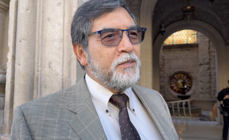  No hay incompatibilidad entre mis cargos, responde Komaba a Pérez Cuéllar