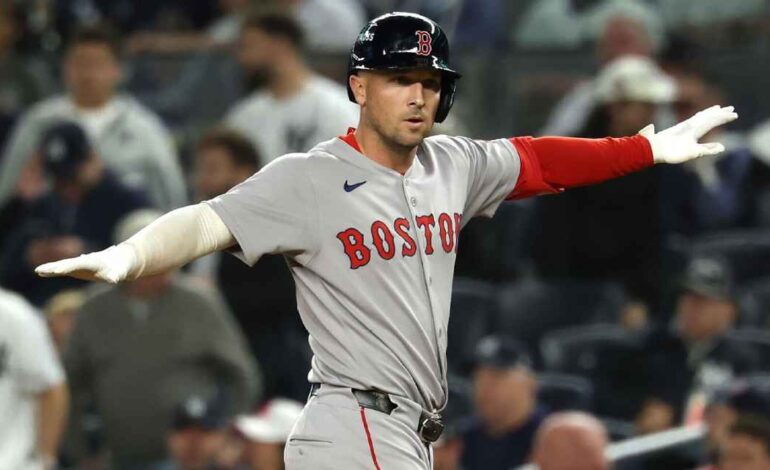 Reportan que Alex Bregman planea rescindir contrato con los Red Sox