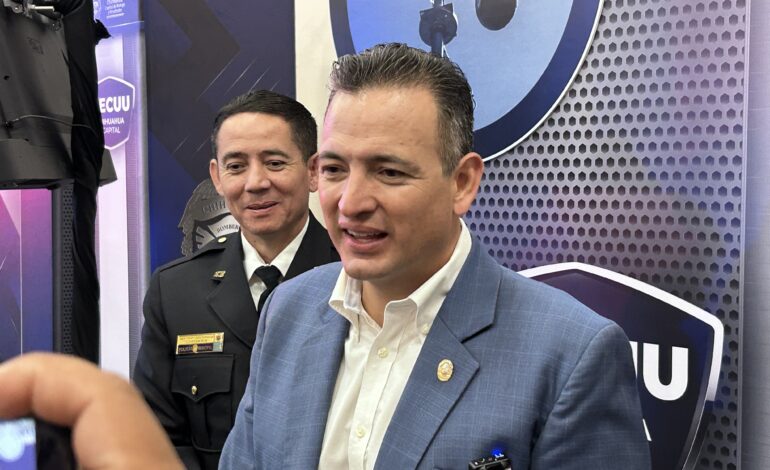  Arremete alcalde vs regidor de Morena; le recuerda su pasado con Javier Corral