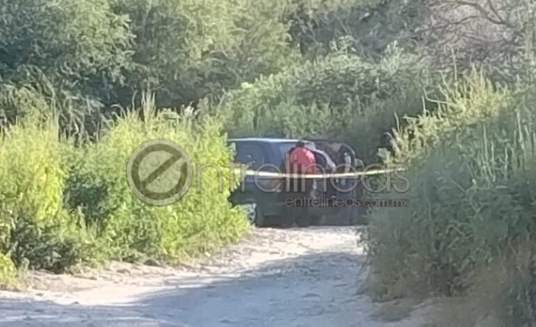  Balacera en colonia La Hacienda deja vehículo con impactos de arma de fuego
