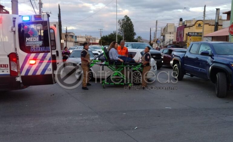  Choque múltiple en la Francisco Villa deja tres personas lesionadas