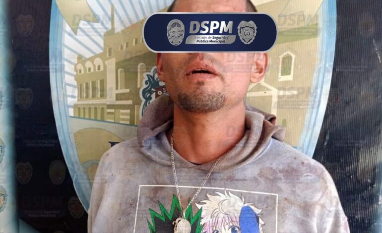 Asegura policía municipal pick up con reporte de robo y detiene a conductor