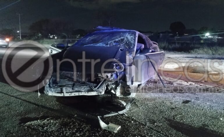  Conductor pierde el control y choca en carretera Aldama
