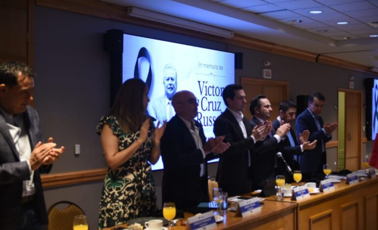  Rinden homenaje a Víctor Cruz Russek en Asamblea Coparmex