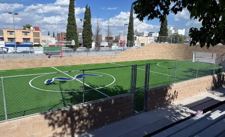  Concluye Municipio rehabilitación de cancha de fútbol rápido en el Boulevard Díaz Ordaz