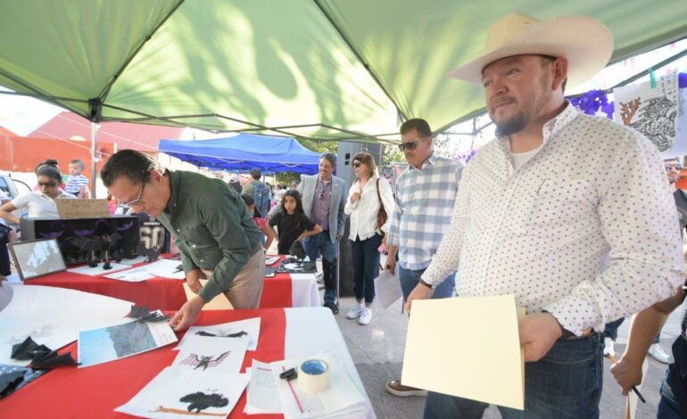  Arranca en Aquiles Serdán la «Callejoneada Cultural Universitaria» de la UACH para celebrar a los murciélagos