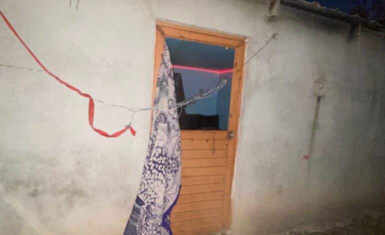 Rescatan de un incendio a niña de 4 años que fue dejada sola por su padres en Cuauhtémoc