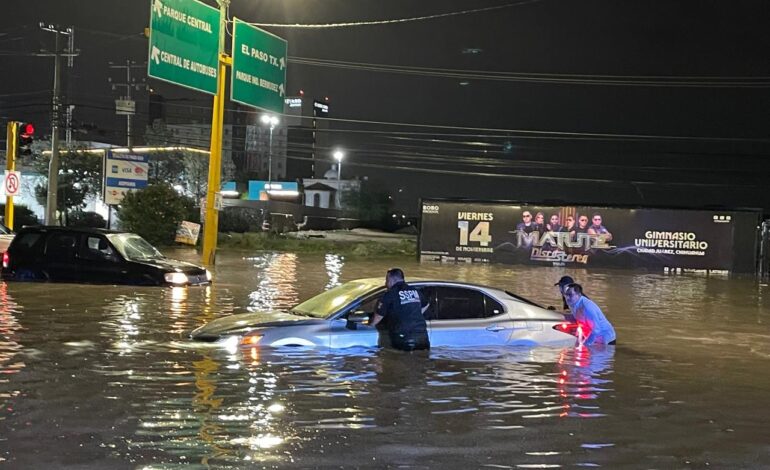  Lluvias e inundaciones causan destrozos en Juárez