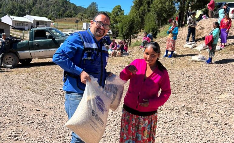  Distribuye Estado 1,500 paquetes de alimento en Guadalupe y Calvo