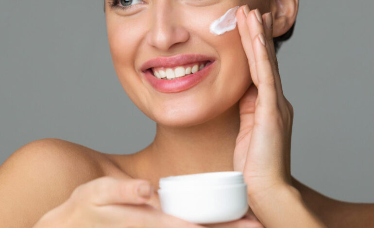  Marcas de cremas y sueros que prometen iluminar la piel