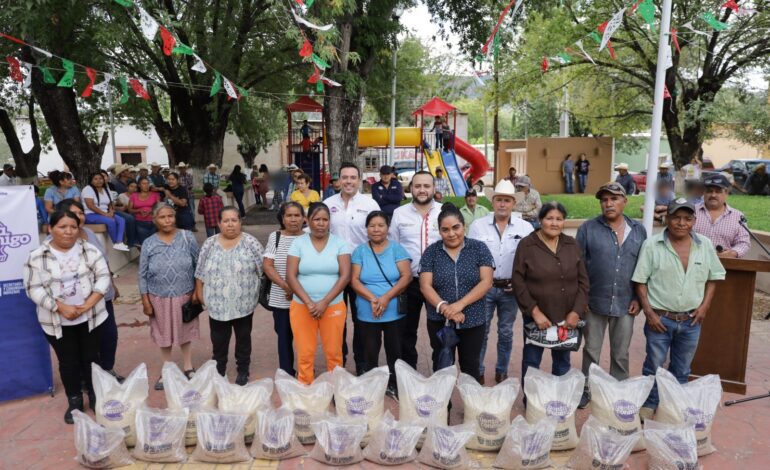  Entrega Gobierno del Estado más de 1,100 paquetes alimenticios a habitantes de la región sur