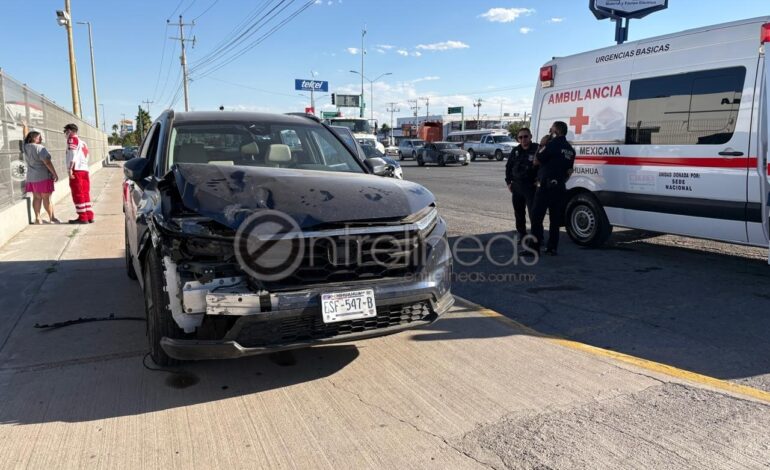Adulto fallece de infarto mientras conducía, chocó contra vehículo en la Tecnológico