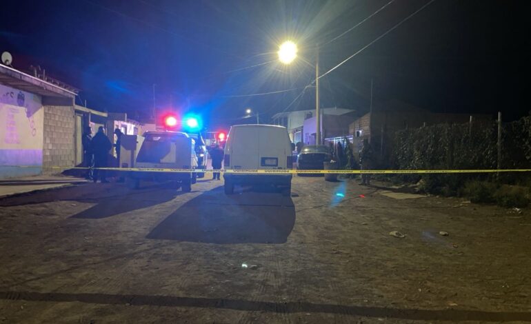 Asesinan a dos sujetos con arma de fuego en Cuauhtémoc, una mujer lesionada