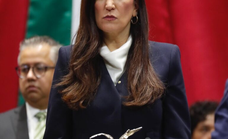  Asesinato de Carlos Manzo obliga a México a hacer una pausa para escuchar, reflexionar y reforzar el compromiso con la seguridad y la paz: Kenia López Rabadán