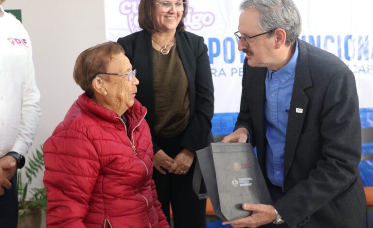  Entrega DIF Estatal más de 300 aparatos de movilidad y auxiliares auditivos en la región centro del estado