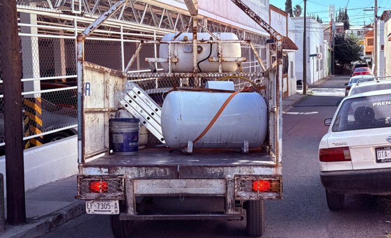  Evacúan la Secundaria 10 por fuga de gas en tanque estacionario