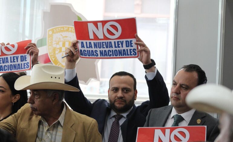  Coordinador del GPPRI pidió receso en Sesión del Congreso para atender a agricultores que protestan vs Ley de Aguas