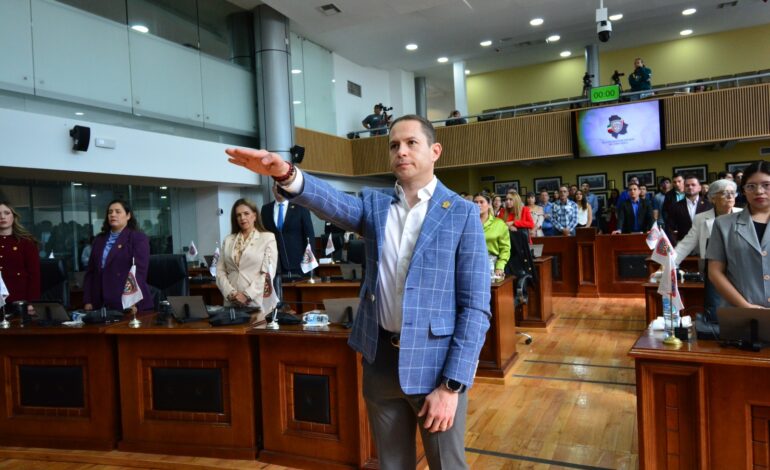  Toma protesta JL Villalobos como integrante de la Mesa Directiva del Congreso del Estado