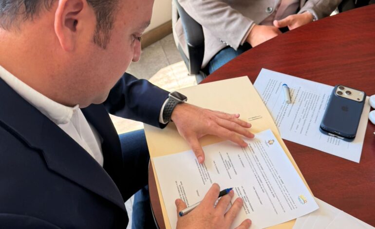  Firma Congreso del Estado convenio en apoyo a la atención de personas con cancer