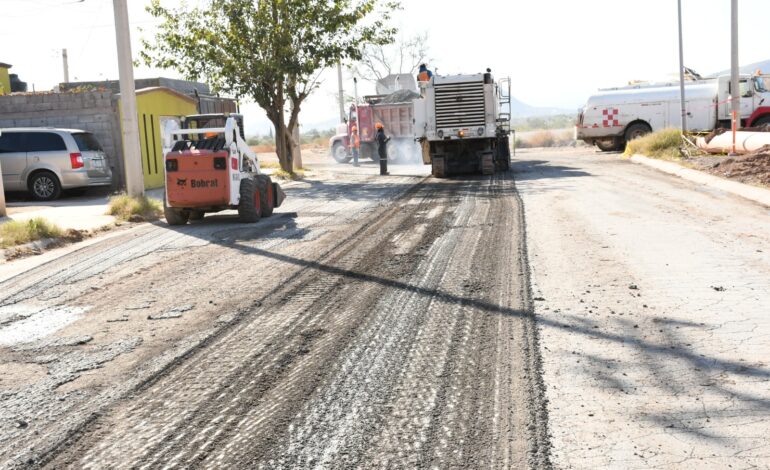  Inicia Municipio rehabilitación en calle Isla Tiburón para una mejor circulación vehicular