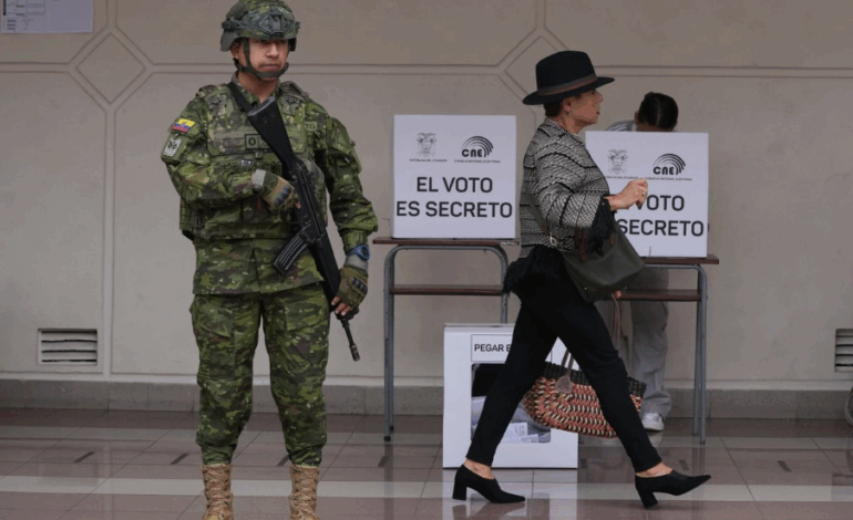  Contundente rechazo en Ecuador a instalar bases militares extranjeras