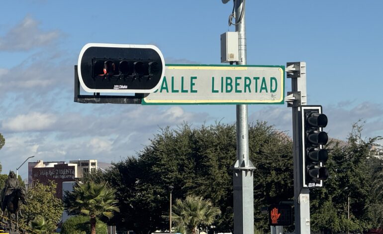  Instalan semáforo inteligente en Carranza y Libertad