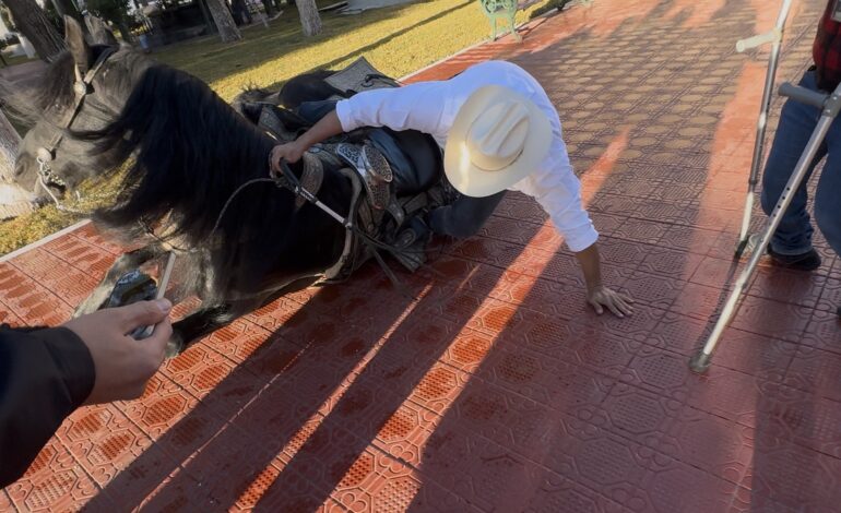  Sufre Alfredo Lozoya caída desde su caballo, grababa spots para su 1er Informe