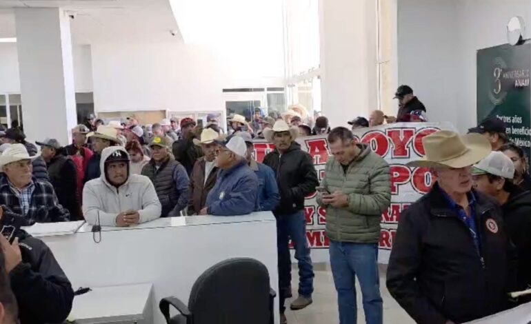  Productores agrícolas toman aduana de Juárez en protesta vs Ley de Aguas