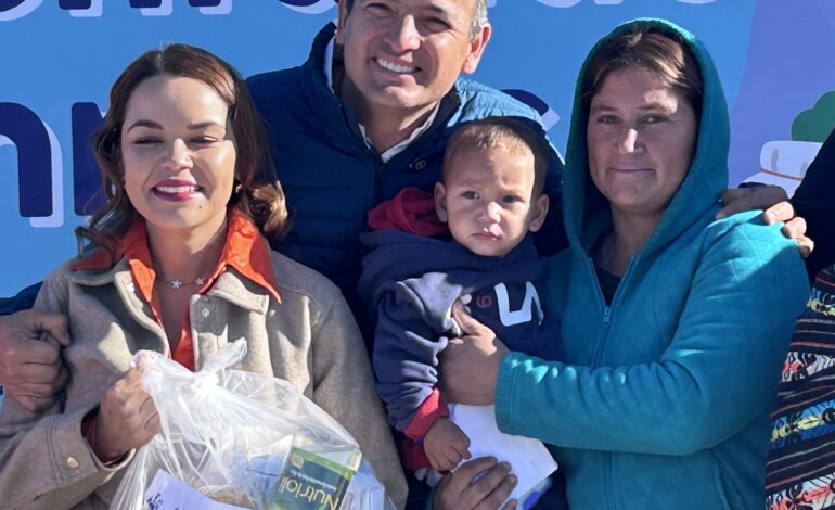  Entrega alcalde Marco Bonilla alimento en colonia Ladrillera Norte