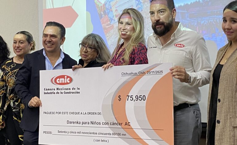  Entrega Voluntariado CMIC cheque a Darenka y albergue San Miguel
