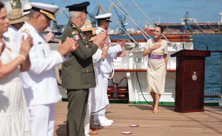  Claudia Sheinbaum aborda por primera vez el Buque Escuela Cuauhtémoc