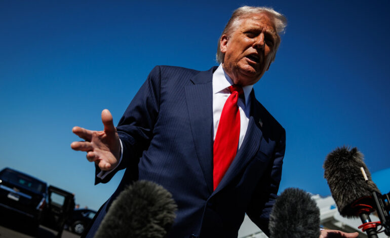  “Son pilotos kamikaze”: Trump arremete contra los demócratas en medio del histórico cierre del Gobierno