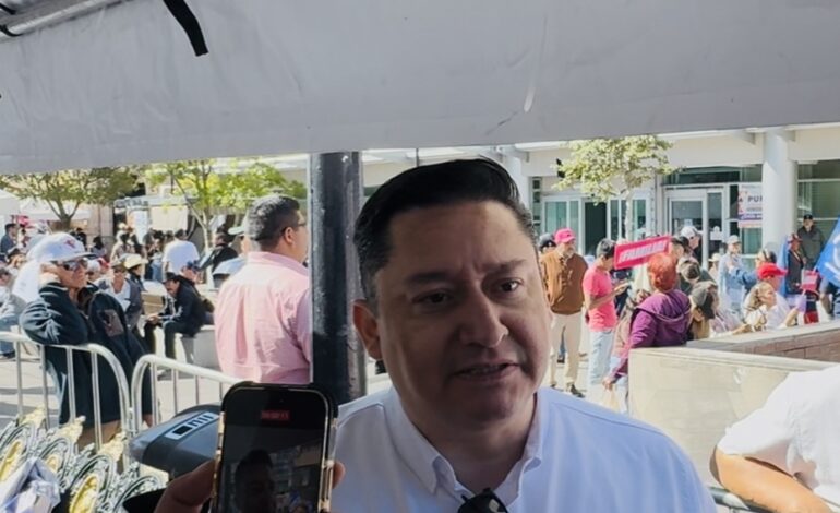  “Se vale soñar y se vale modelar”: Alfredo Chávez por foto de Pérez Cuéllar en Palacio de Gobierno