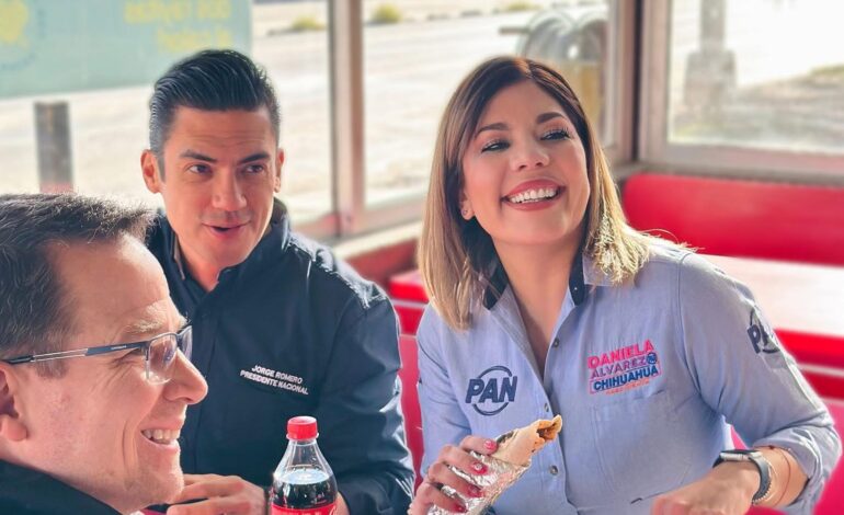  Desayuno juarense: Daniela, Romero y Anaya comen en famoso local de burritos