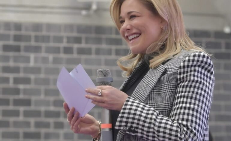  Anuncia Gobernadora adelanto de aguinaldos a trabajadores de Gobierno del Estado