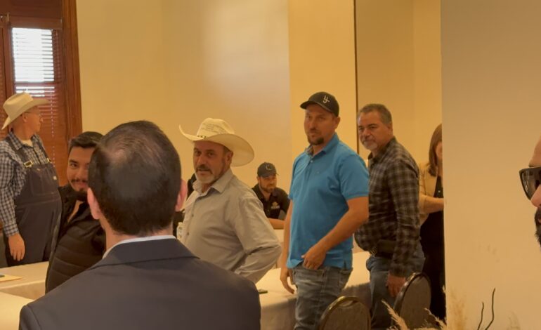  Atiende De la Peña a agricultores por reforma a Ley de Aguas tras rechazo de la Federación