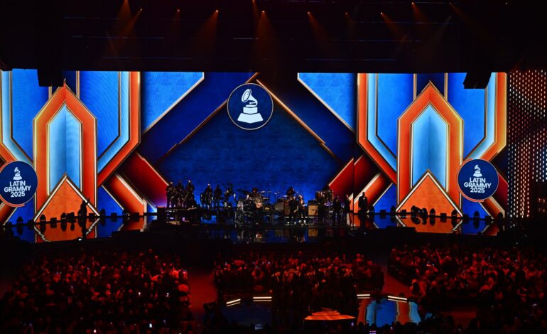  Bad Bunny, Alejandro Sanz y Karol G, los más galardonados en los Latin Grammy