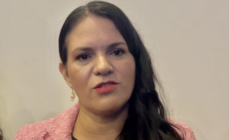  Gestiona Ojinaga apoyo al Estado para mejorar caminos