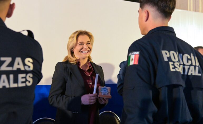 Maru Campos encabeza toma de protesta a 180 elementos de formación inicial de la SSPE