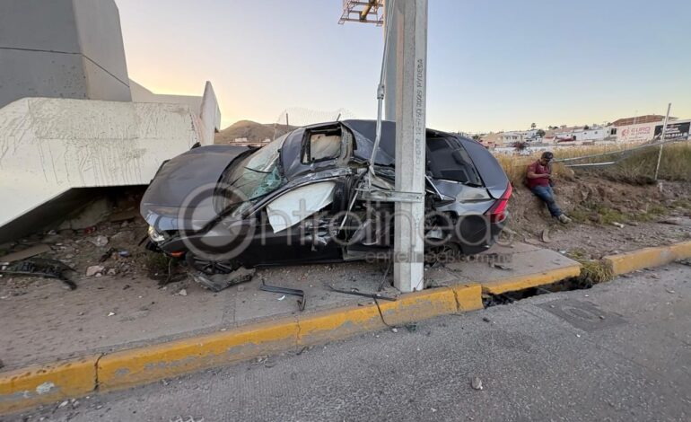  Pierde el control y atropella a peatón en el Periférico de la Juventud