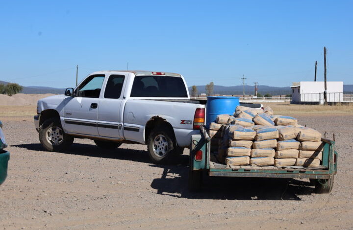  Entrega Estado 70 toneladas de cemento a familias del municipio de Madera