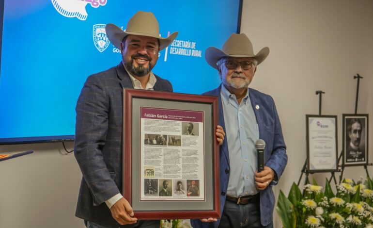  Honra SDR a Fabián García como Chihuahuense Distinguido por su legado en la agricultura de Nuevo México