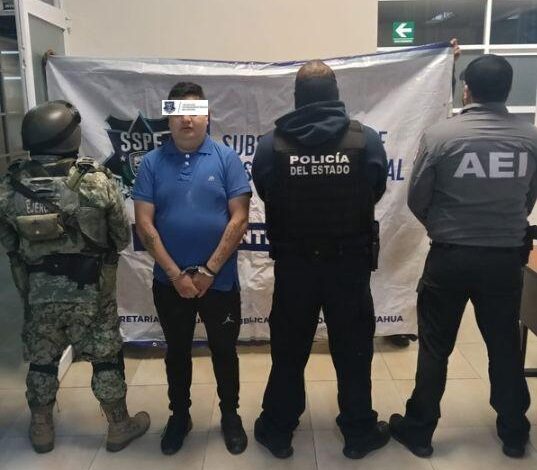  Aseguran a hombre con 11 envoltorios de droga durante operativo en Parral