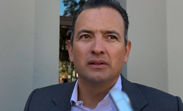  Alcalde Bonilla dice desconocer origen de lonas en Desfile; coincide con la Gobernadora que son espacios que deben respetarse