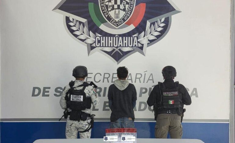  Aseguran vehículo implicado en homicidio y detienen a menor en Parajes de Oriente