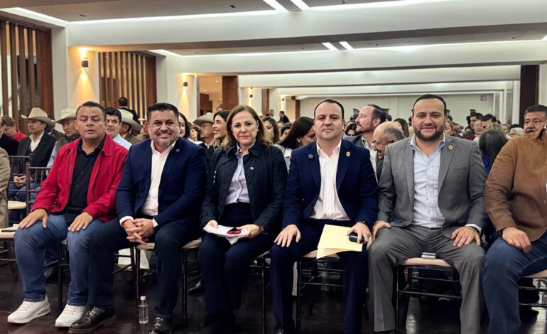  Alex Domínguez llama a cerrar filas en el PRI y advierte una contundente defensa del agua ante intento de centralización del gobierno federal