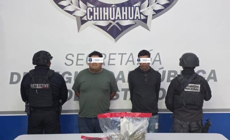  Ubica SSPE automóvil relacionado con dos homicidios y detiene a dos sujetos en operativo en el centro de Juárez