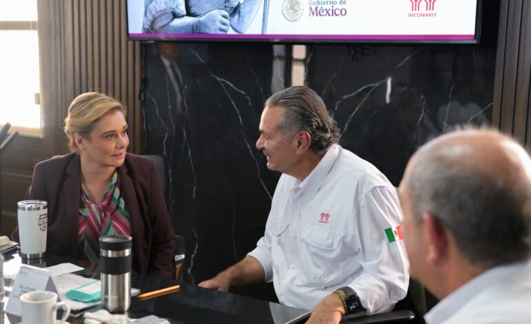  Maru Campos sostiene reunión de trabajo con el director general del Infonavit