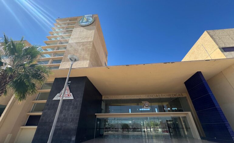  Bowí: llevan módulo de credencialización en la Facultad de Medicina de la UACH