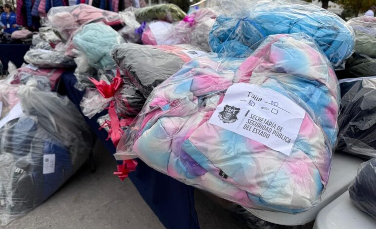  Dona SSPE 1,500 chamarras a la campaña “Juntos Contra el Frío”